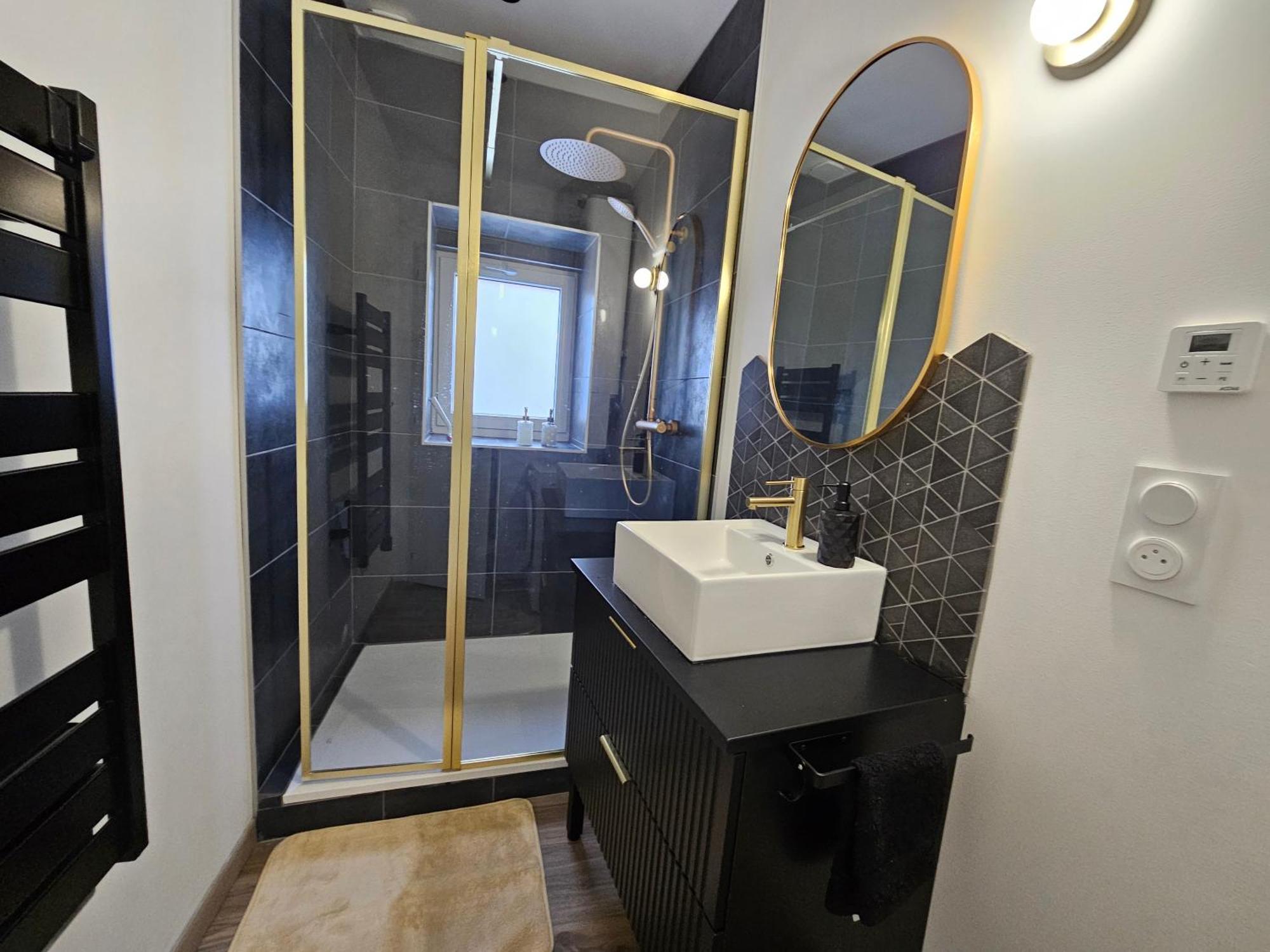 Suite Chic, Contemporaine Au Pied De La Cathedrale Vienne  Exterior photo